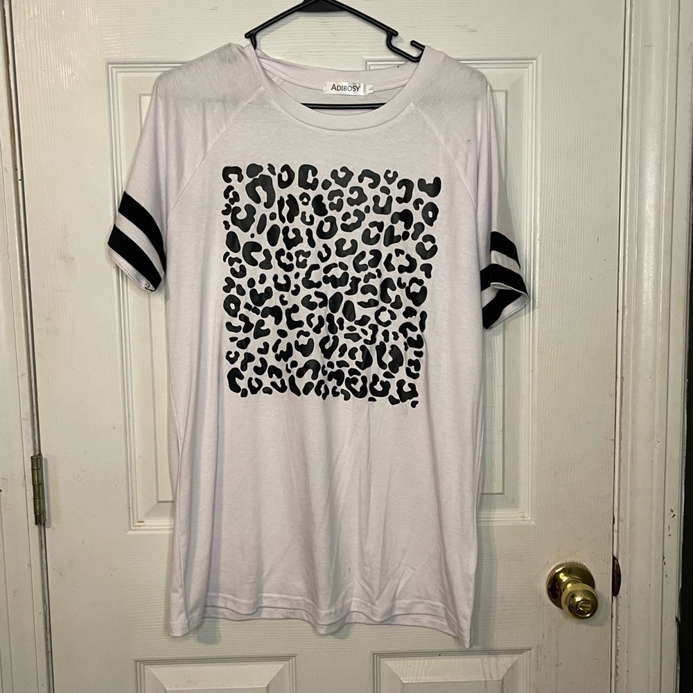 Graphic tee